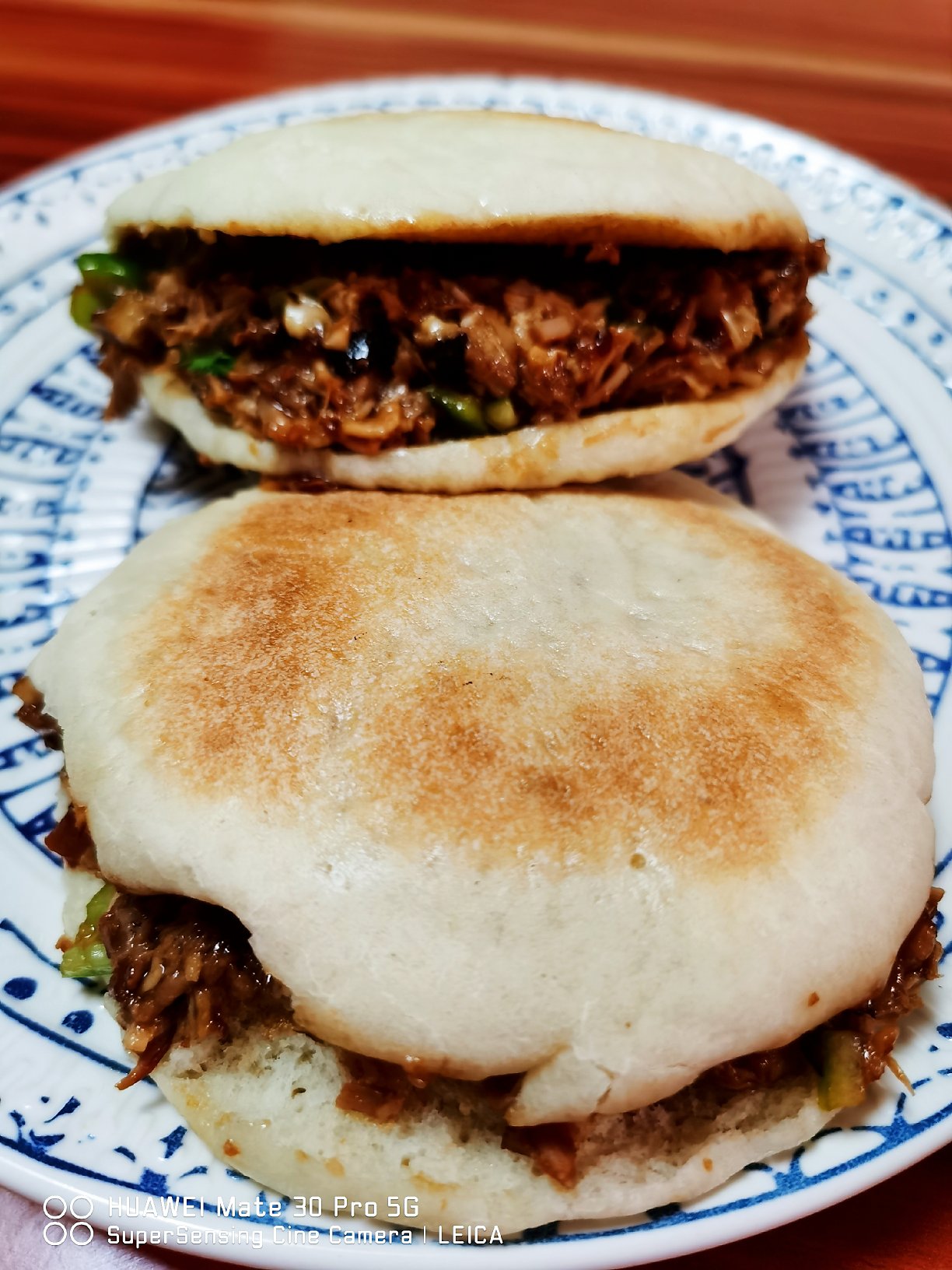 白吉馍加腊汁肉