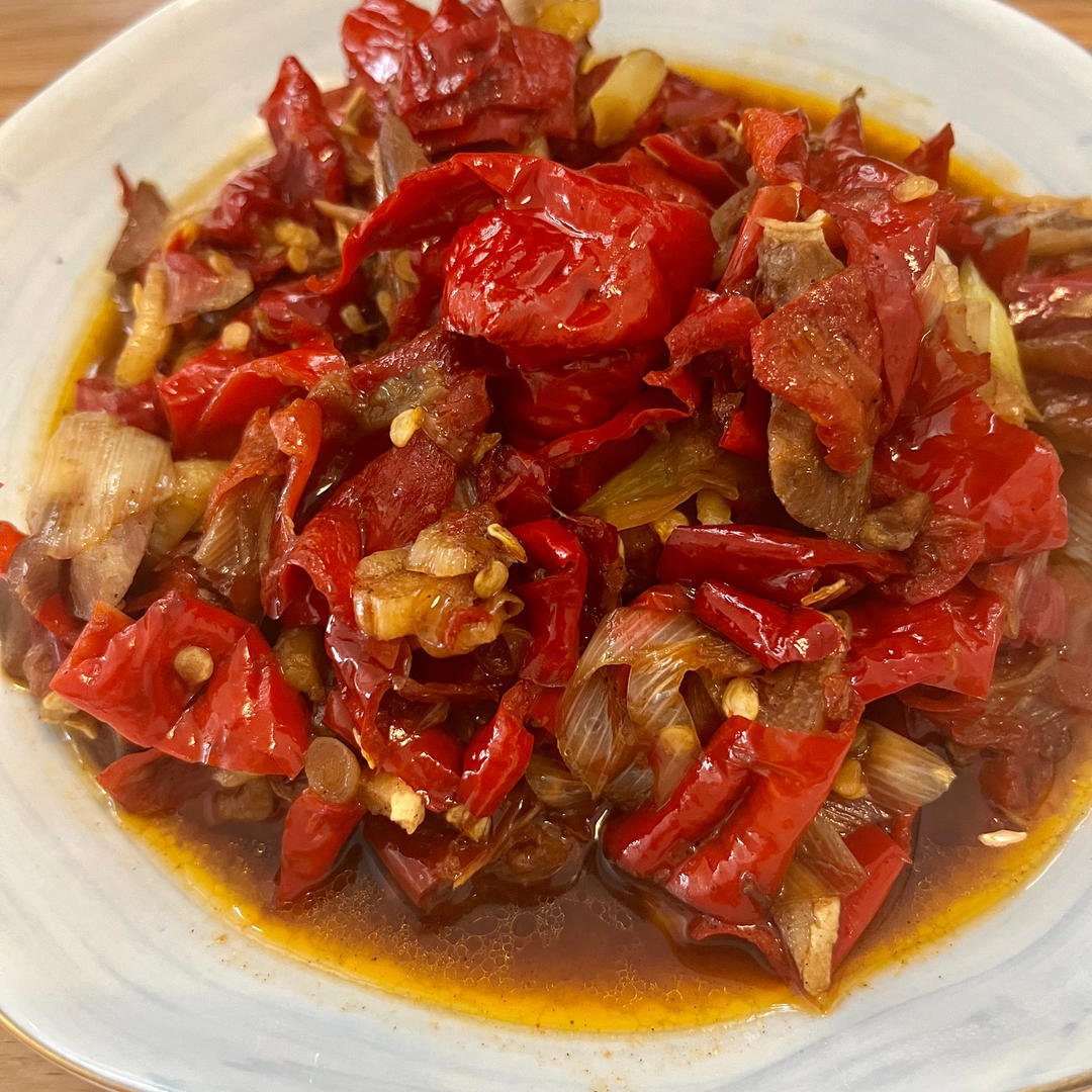 辣皮子肉拌面