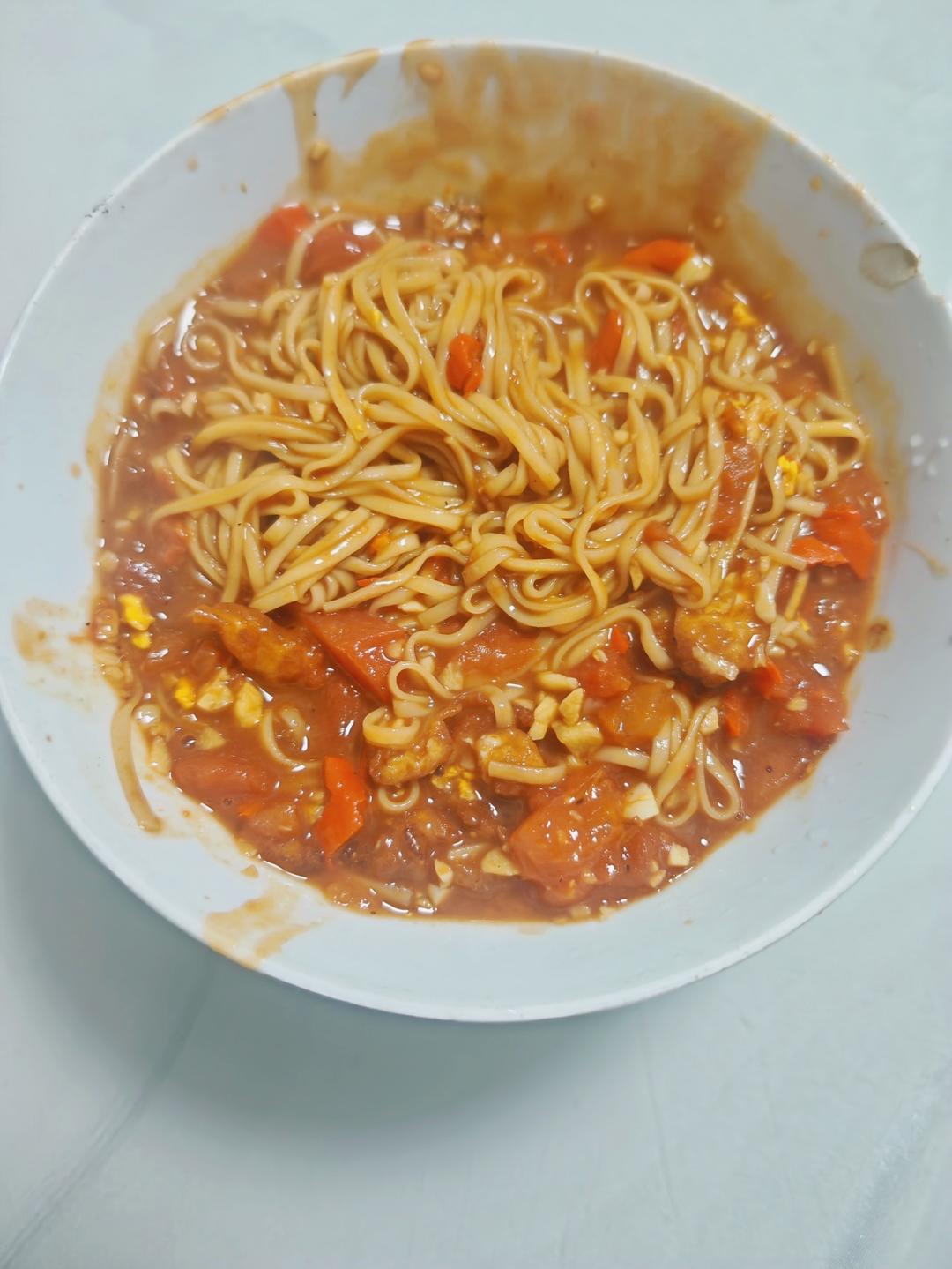 好吃到汤汁不剩～浓郁的番茄荷包蛋焖面