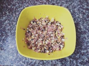 香菇玉米猪肉饺的做法 步骤3