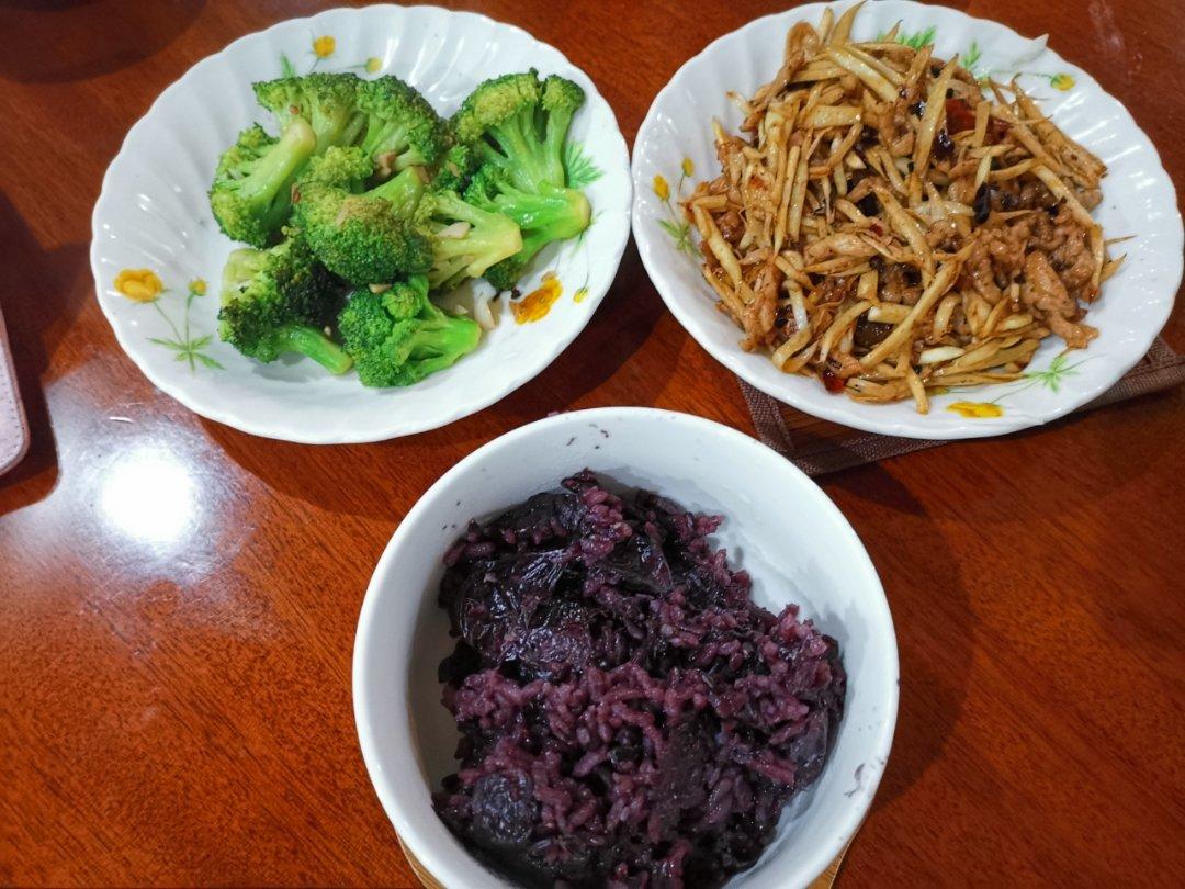 川味高笋小炒肉