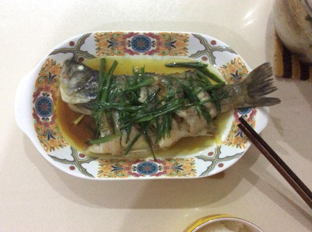 蒸鲈鱼