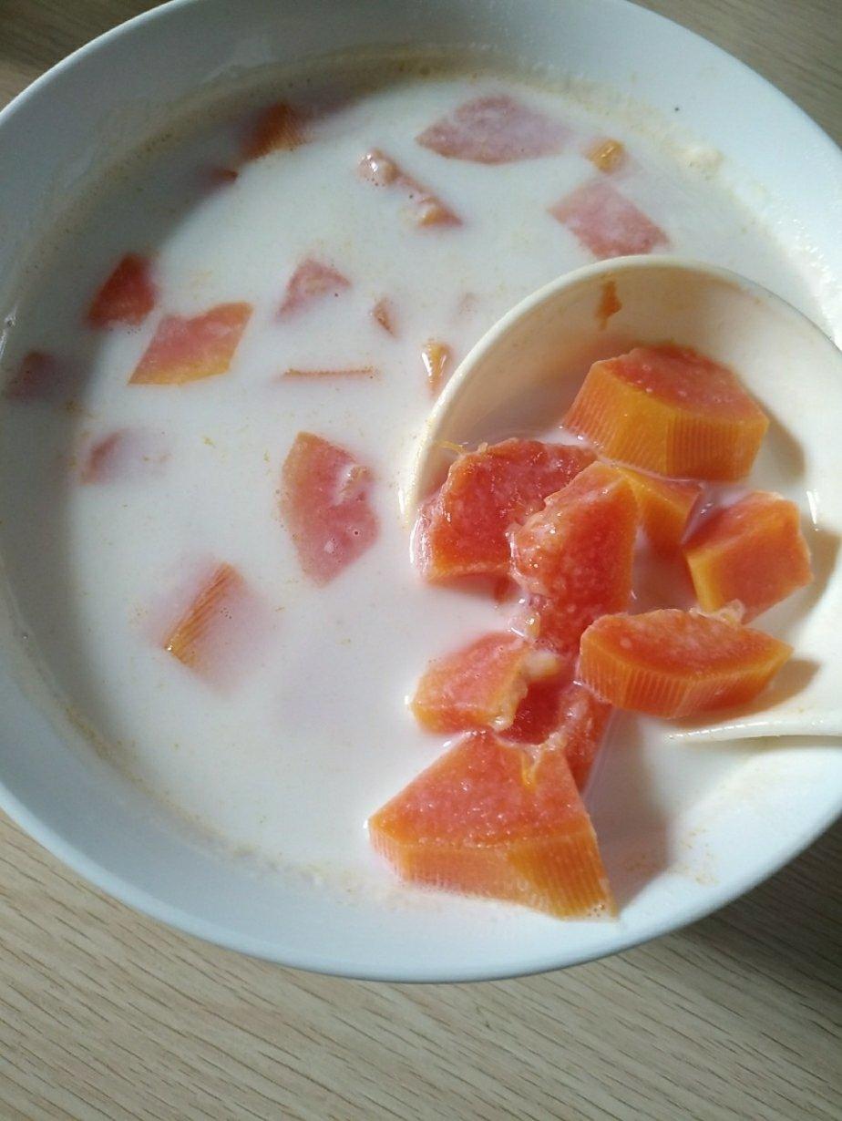 鲜奶炖木瓜