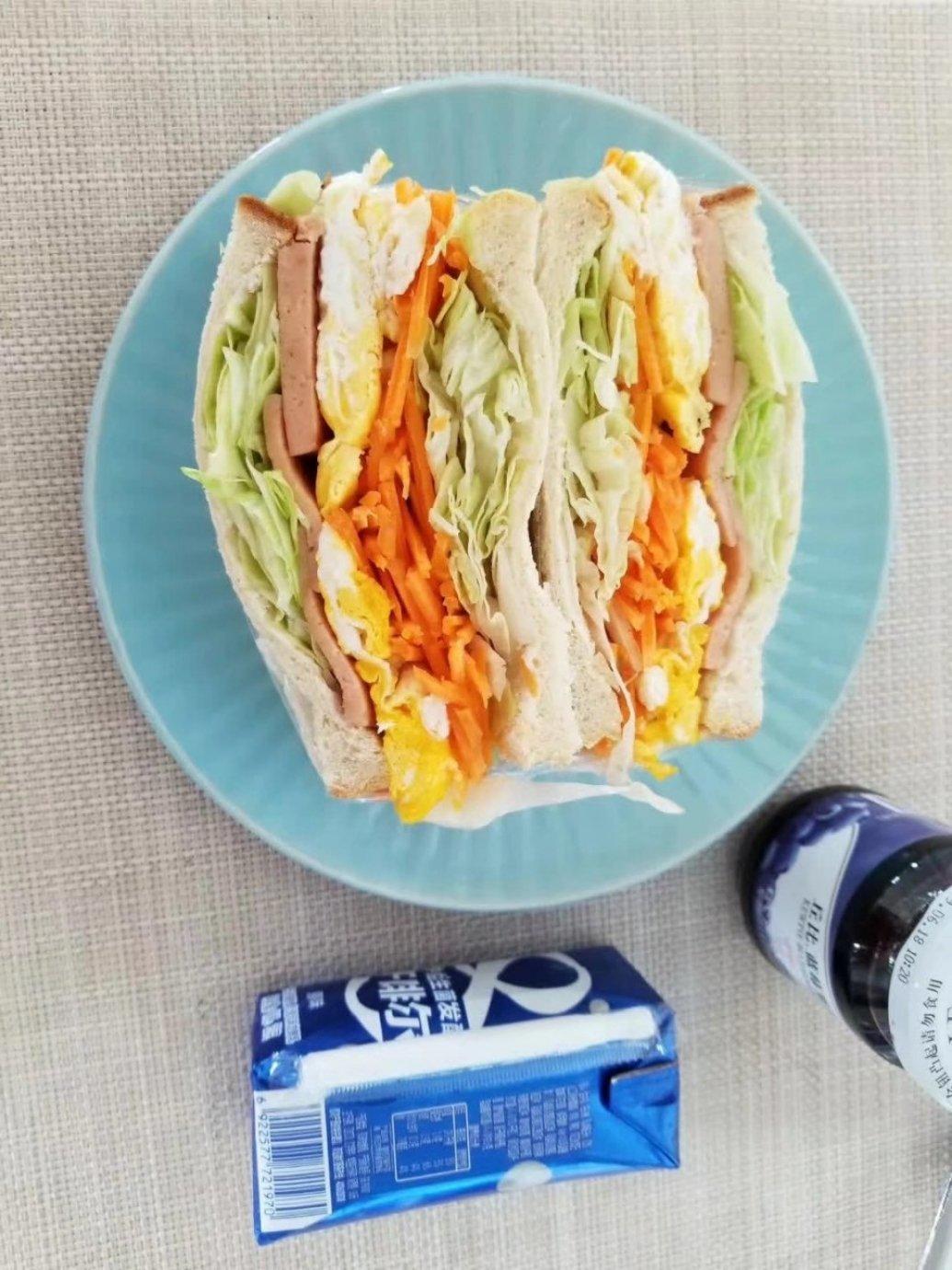 如何做超厚的沼三明治~详细tip！牛油果鸡蛋午餐肉三明治~