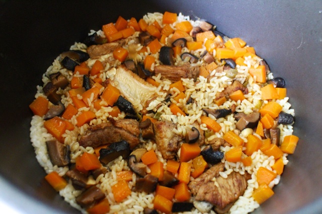 喷香排骨焖饭（爆好吃）