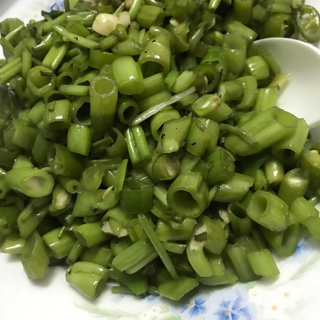超简易的快手菜:空心菜杆