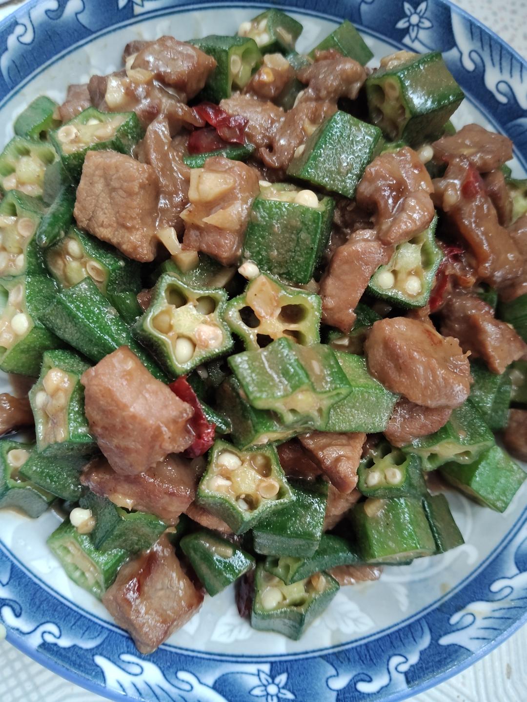 秋葵炒牛肉粒