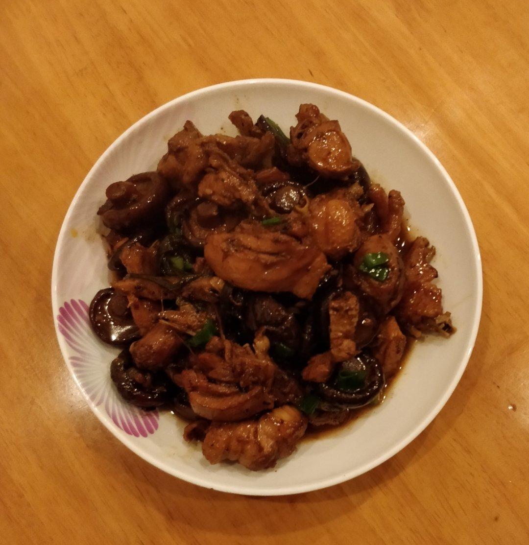 香菇烧鸡块