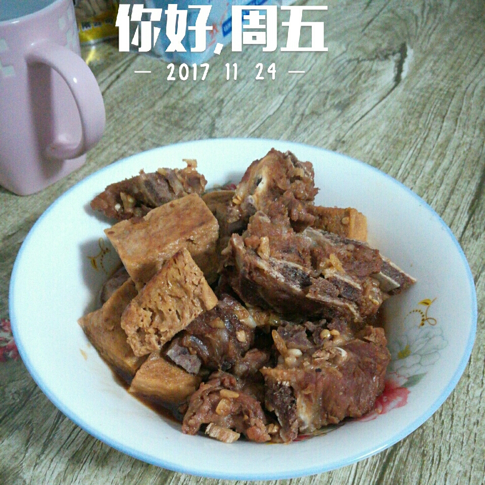 冻豆腐炖排骨的做法
