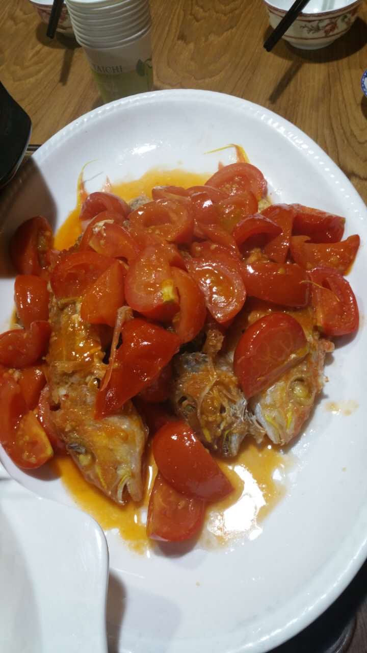 番茄焖红三鱼的做法