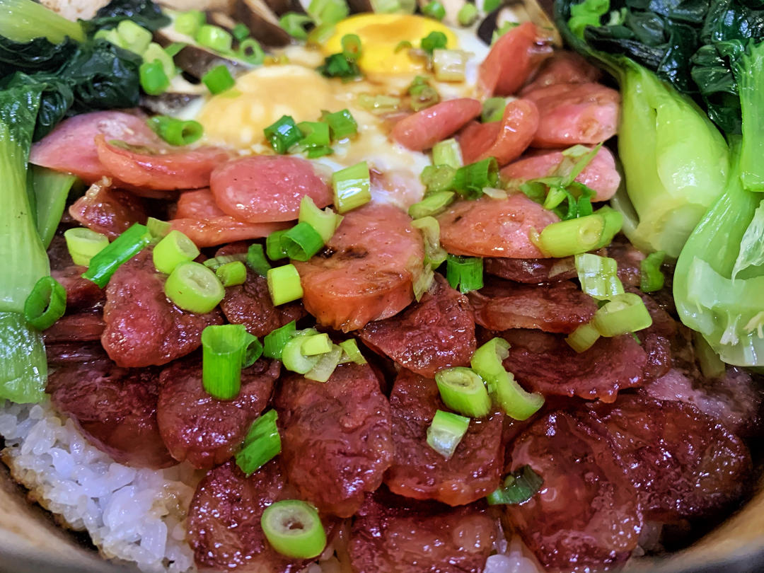 铸铁锅腊肠煲仔饭