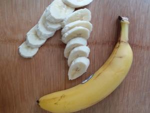 香蕉片电饼铛版的做法 步骤1