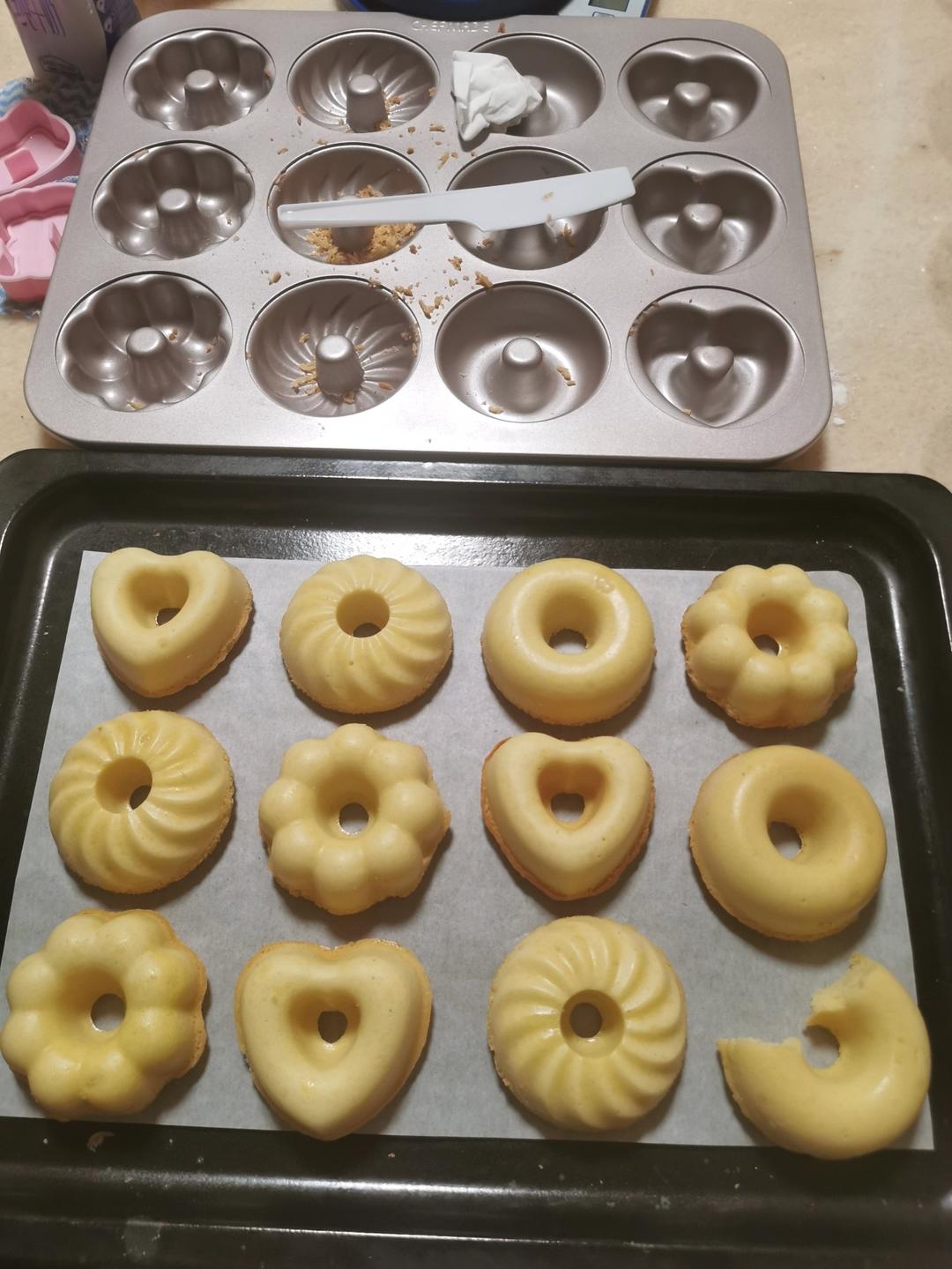 全蛋打发松软美味无泡打粉甜甜圈蛋糕