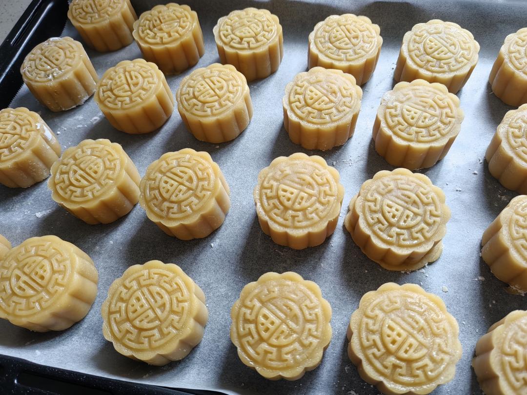 广式月饼—蛋黄莲蓉月饼