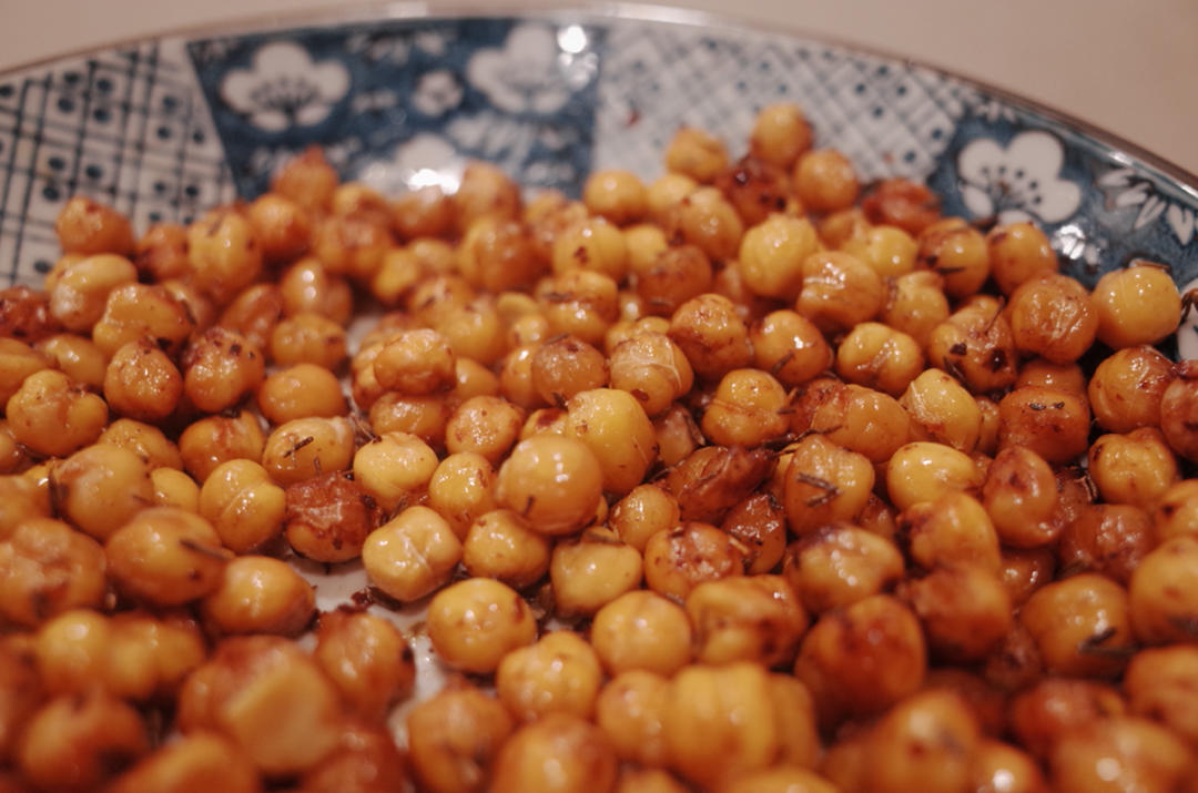 香酥烤鹰嘴豆｜减脂小零食（附快速煮豆方法，空气炸锅版）