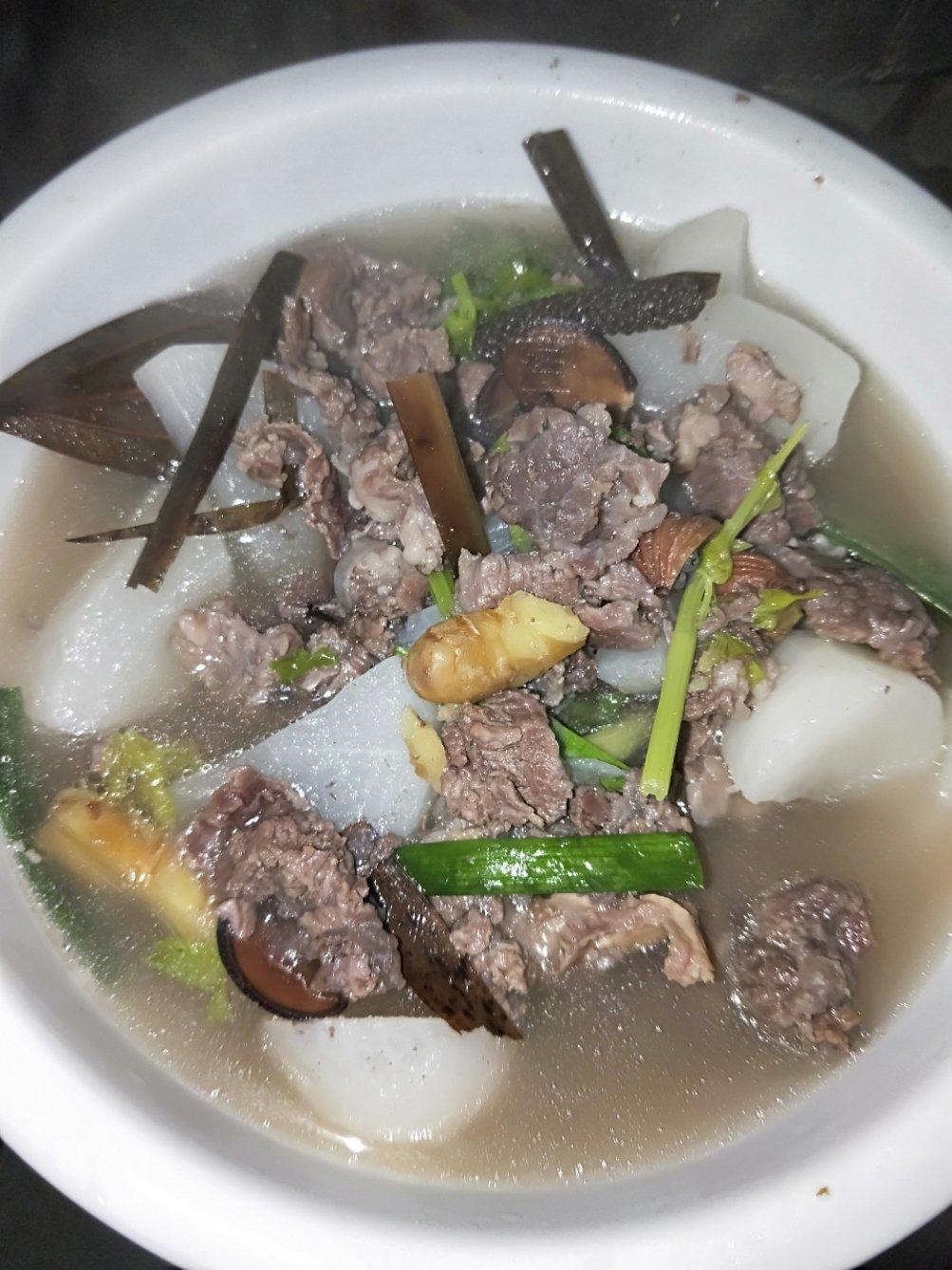 白萝卜炖牛腩