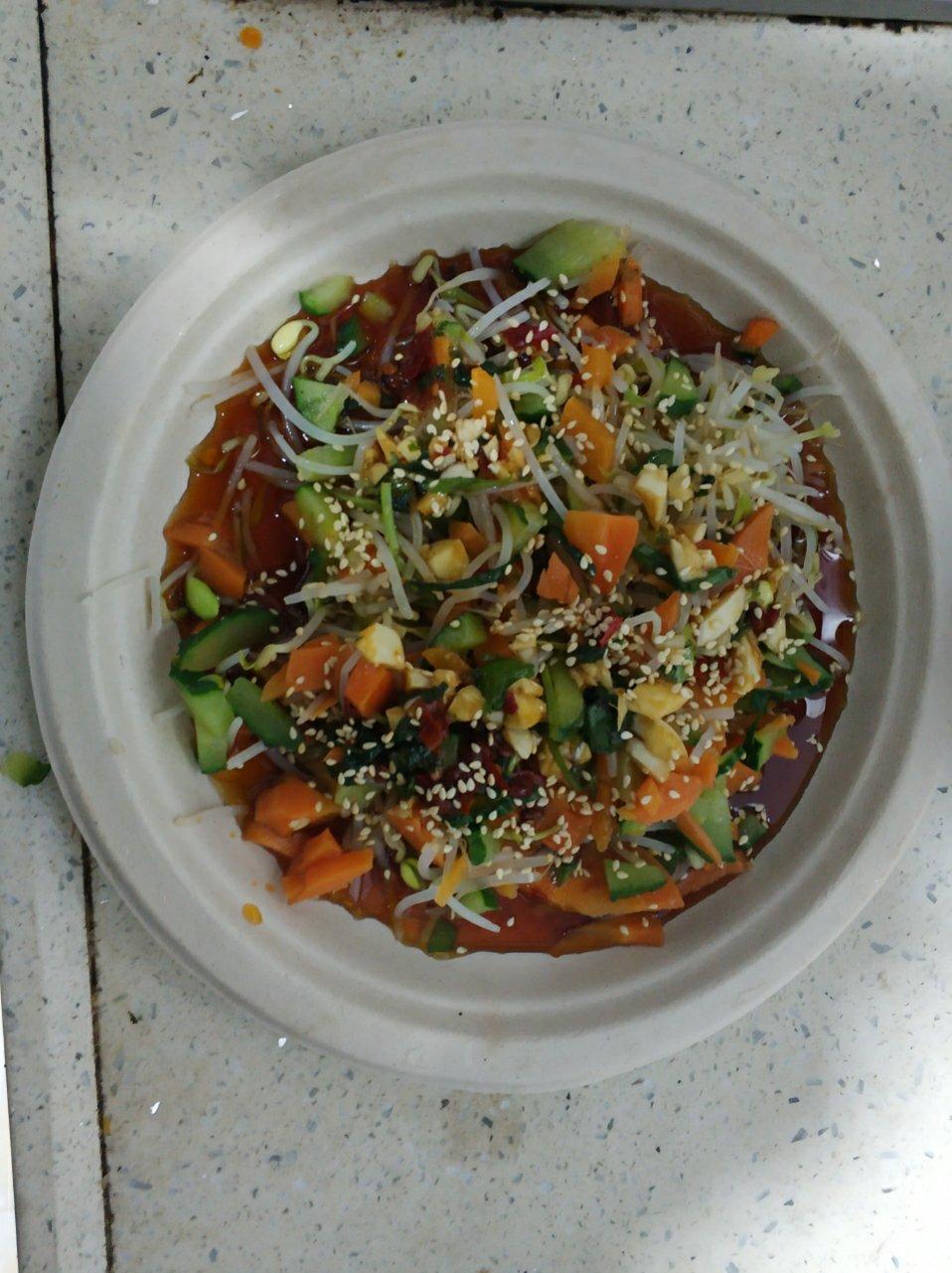 凉拌豆芽黄瓜菜
