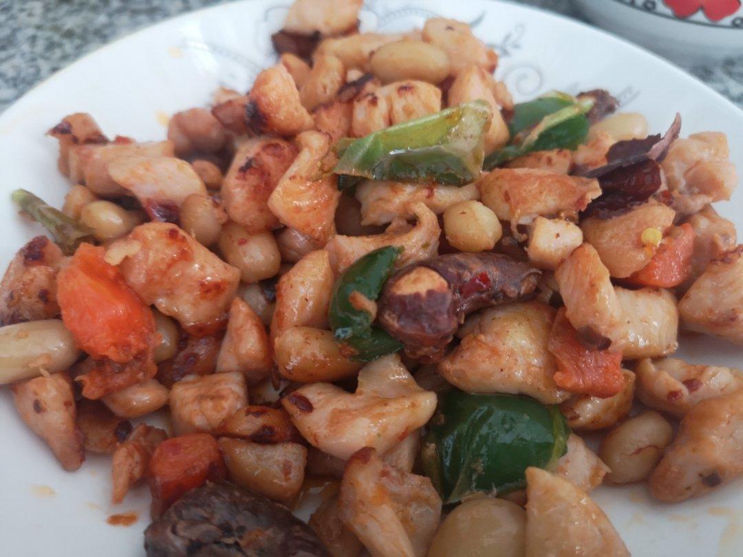 宫爆鸡丁~~米饭好伴侣，甜香鲜，家有孩子的一定要这样做，营养美味好吸收