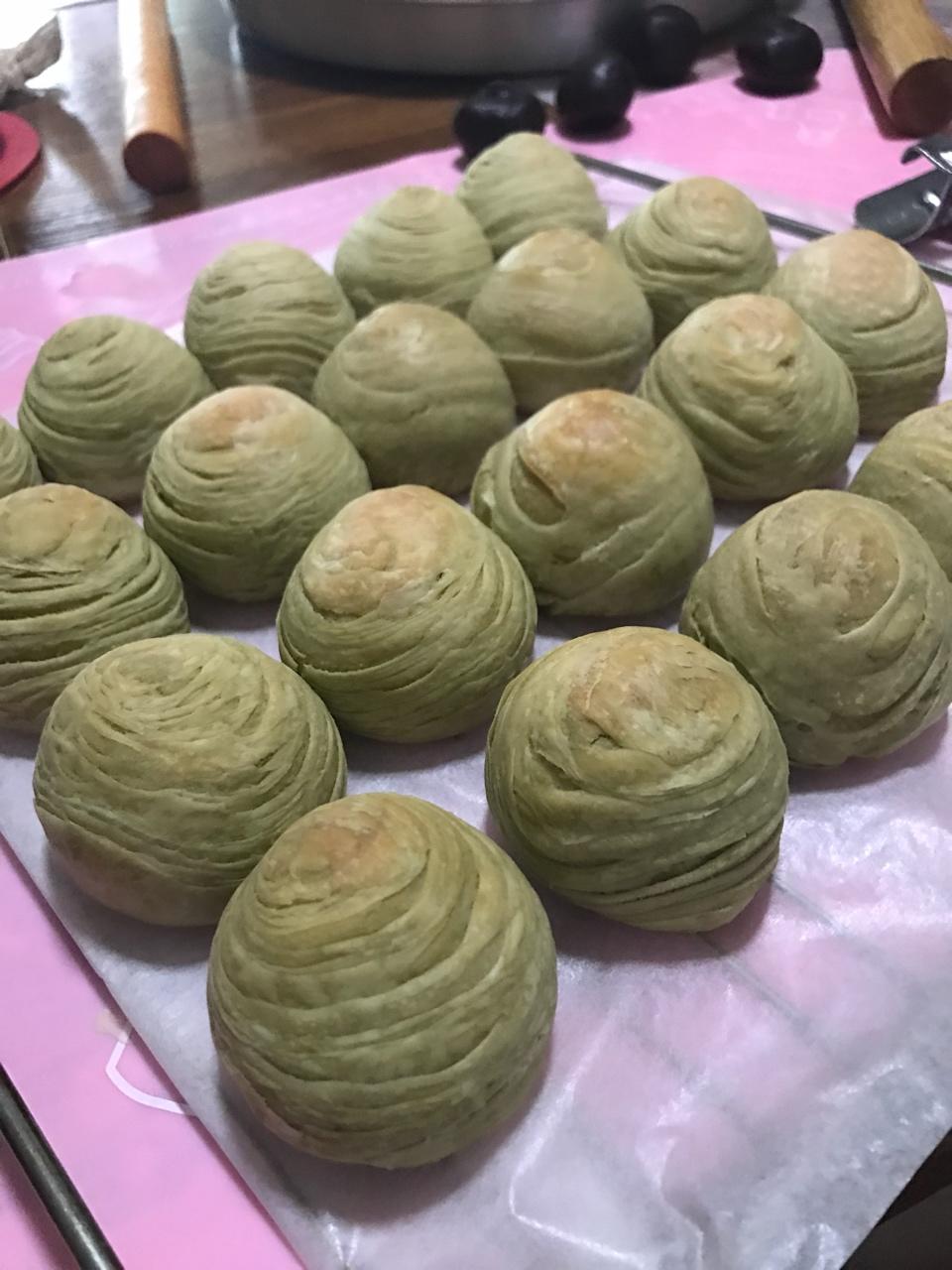 蛋黄酥~紫薯、抹茶、原味~花好月圆，中秋快乐~内附一次做六色蛋黄酥方法~