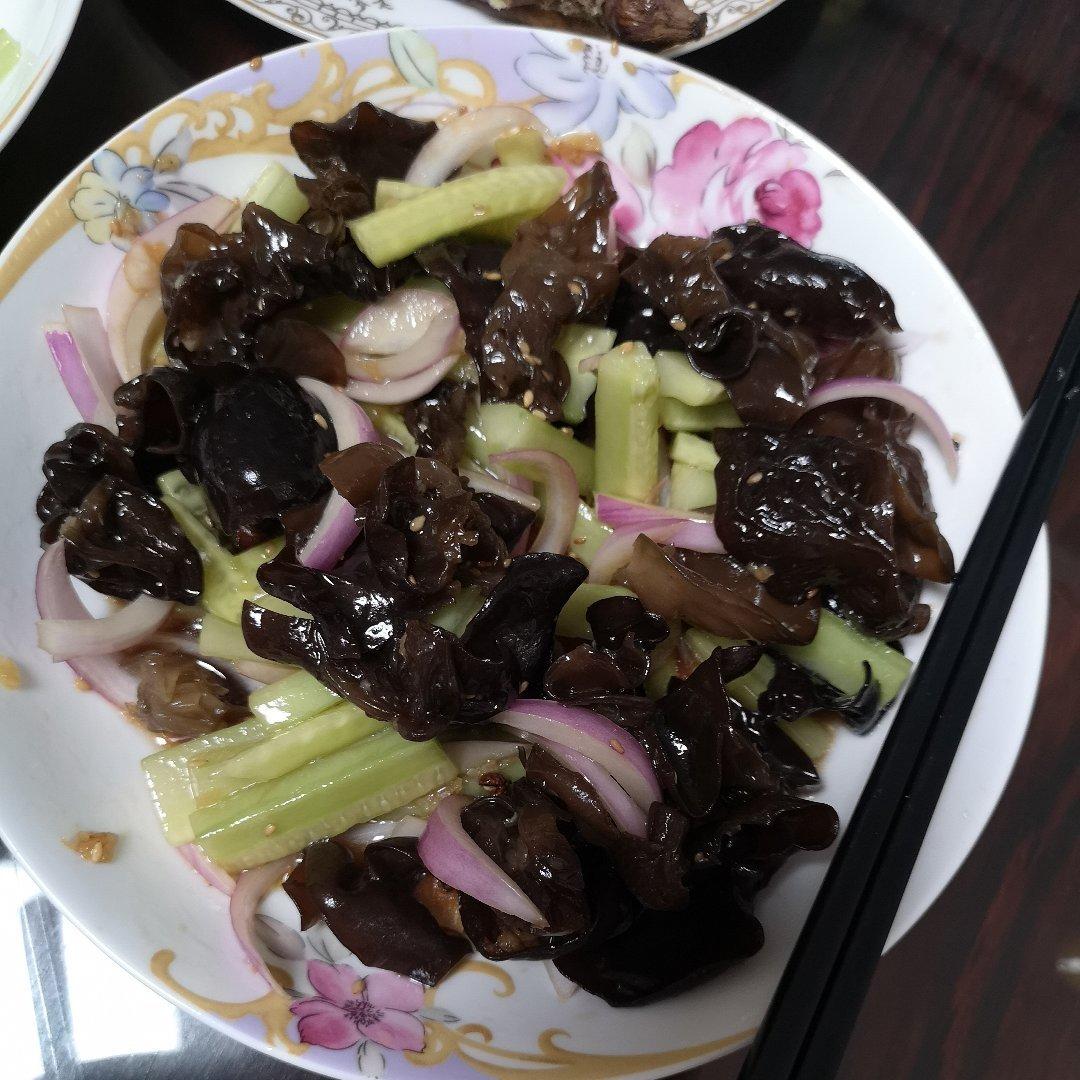 凉拌木耳洋葱