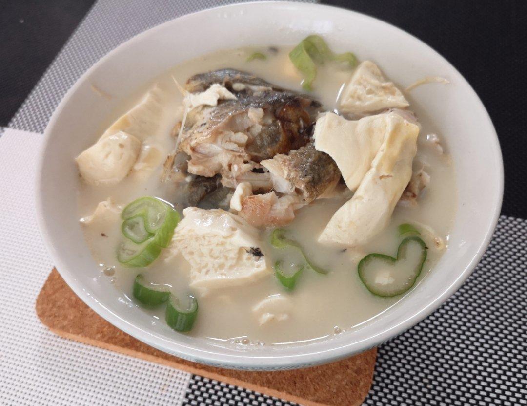 【鲫鱼豆腐汤】