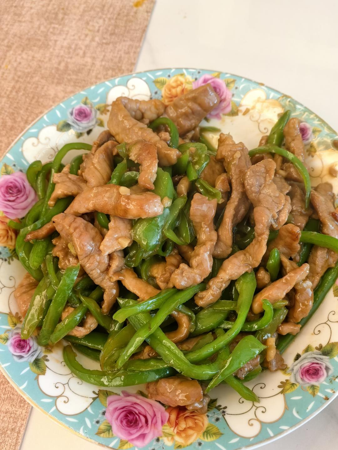‼️好吃到舔盘的青椒肉丝盖浇饭