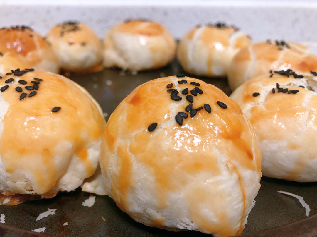 酥掉渣的蛋黄酥
