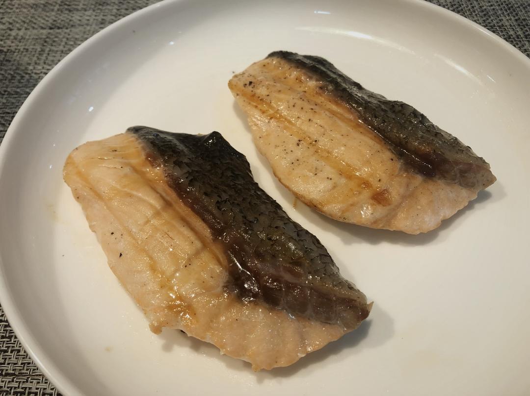 和风早餐——盐煎三文鱼