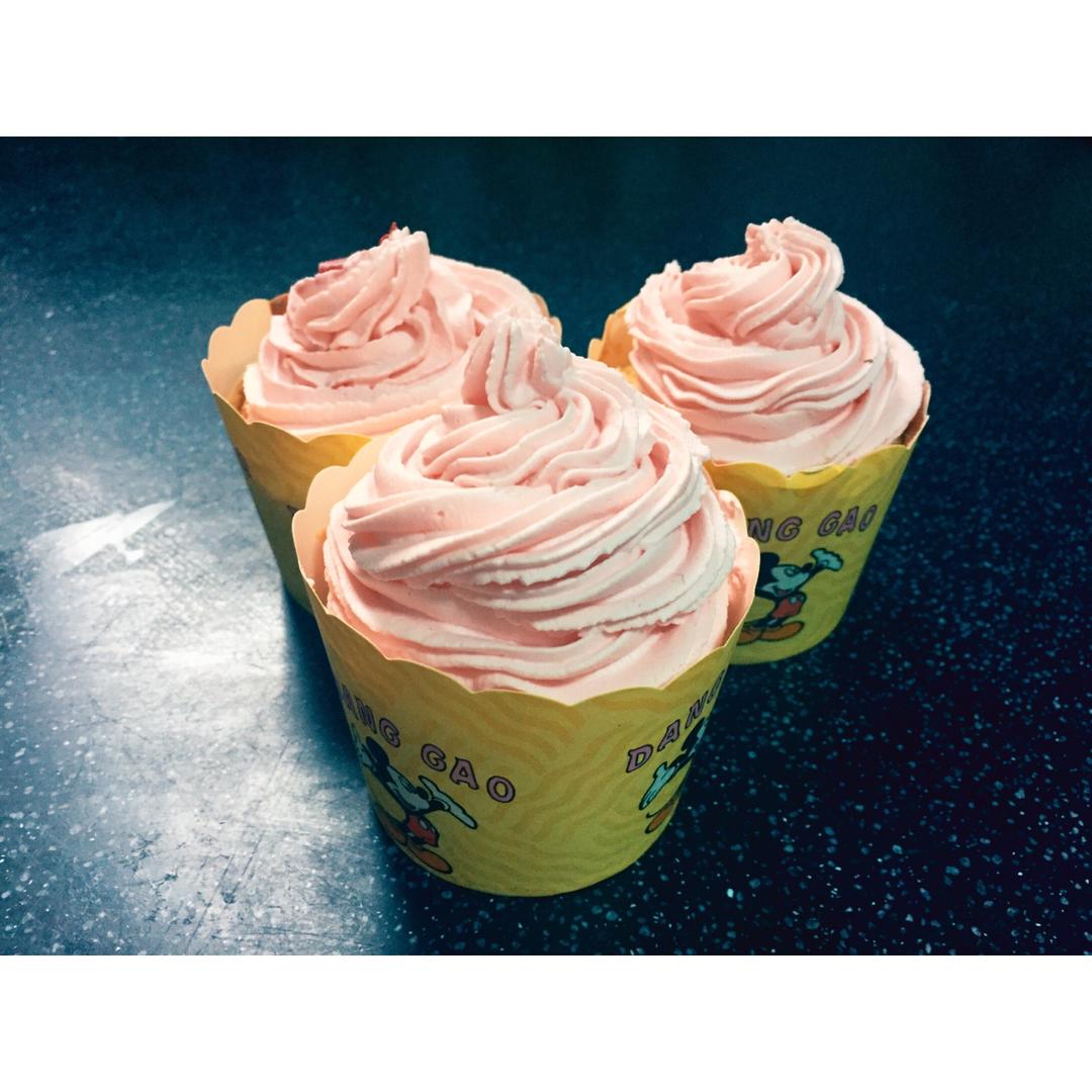 鲜奶油戚风杯子蛋糕（纸杯蛋糕）