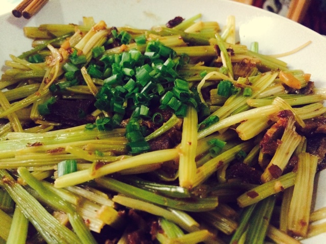 芹菜炒肉