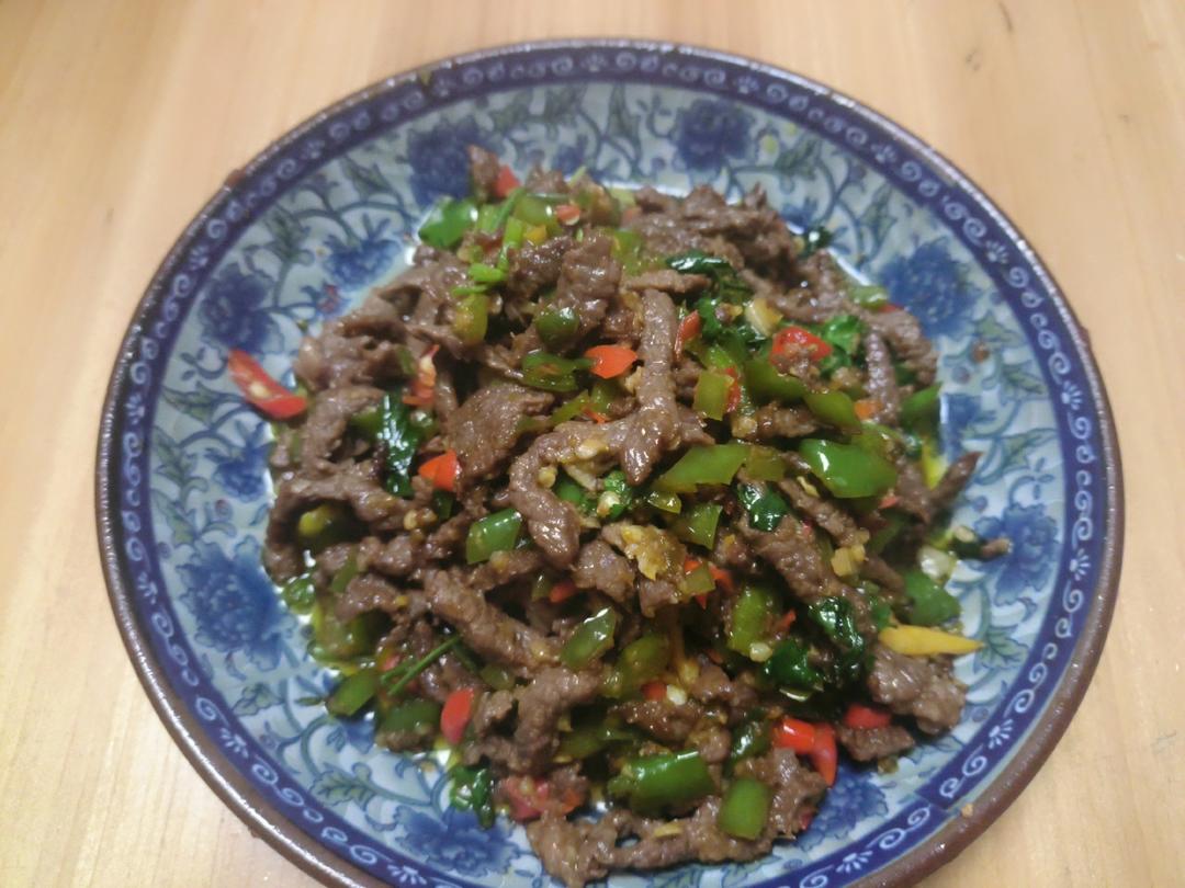 小炒黄牛肉，肉嫩味香！太好吃了简直是米饭杀手！