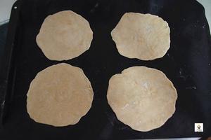 全麦薄饼（Wholewheat Flat Bread)的做法 步骤3