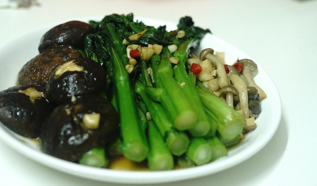 蚝油香菇菜心