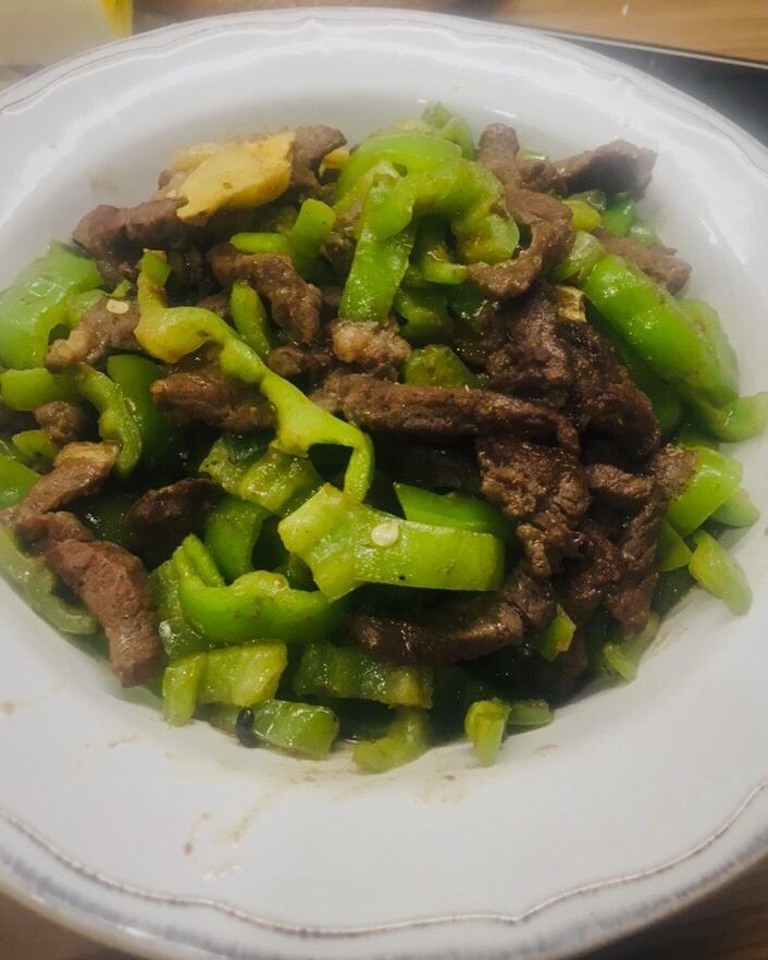 孜然牛肉炒青椒