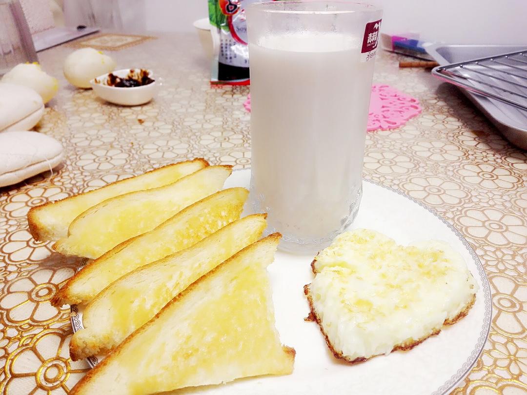 黄油面包片的做法