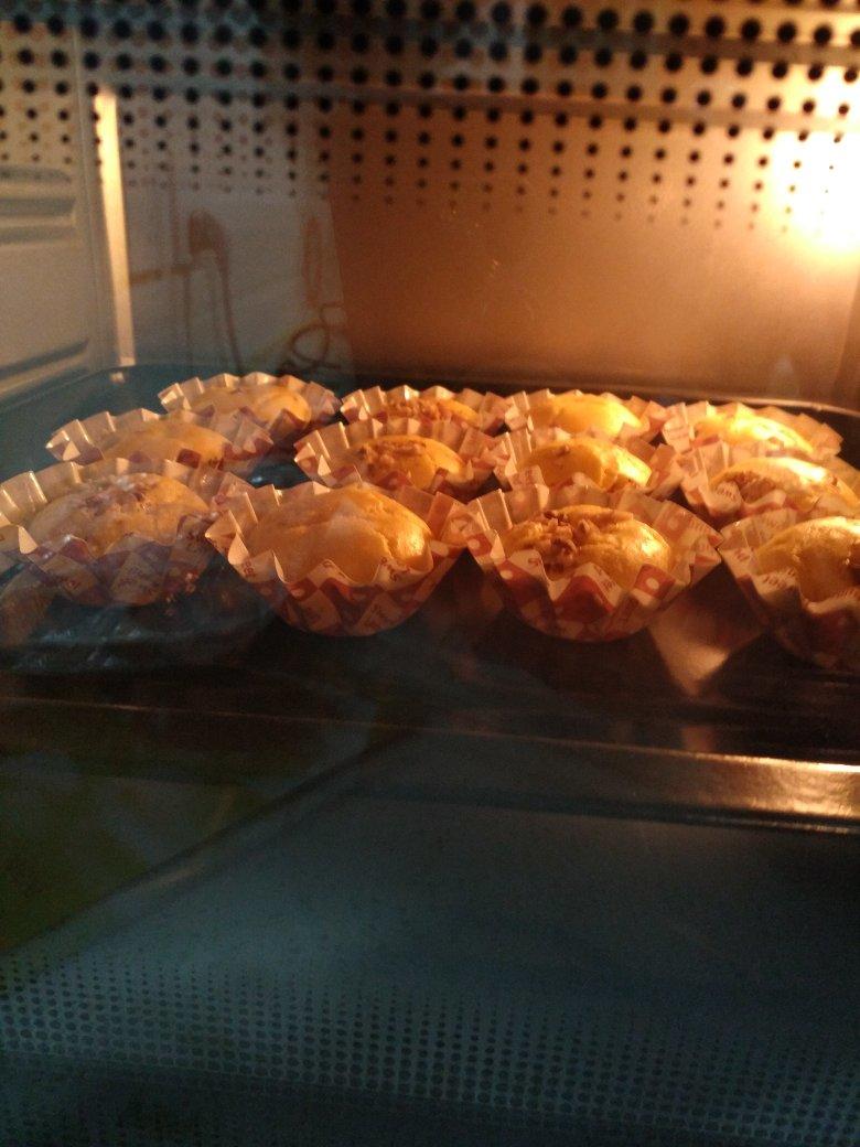 软绵绵戚风纸杯蛋糕