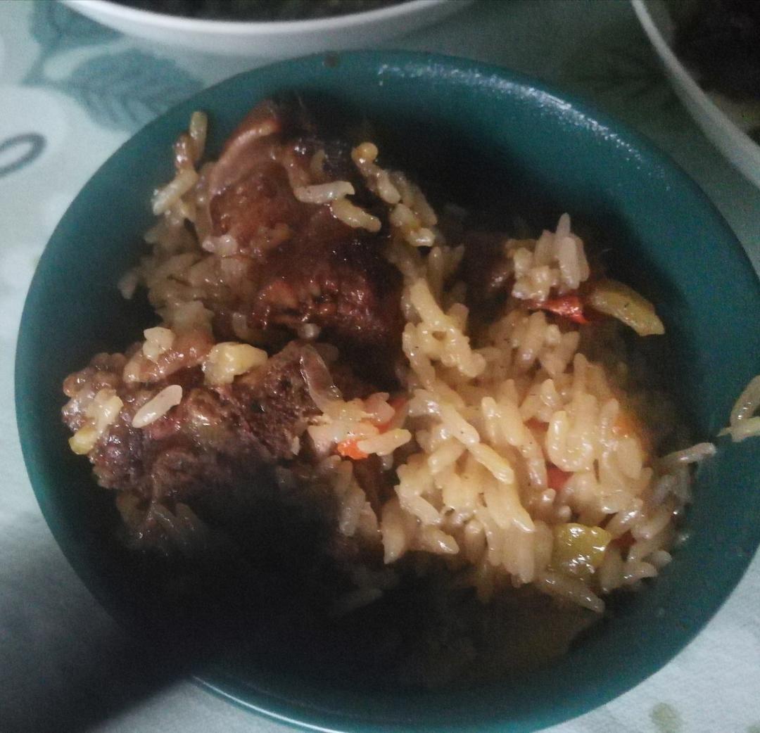 家常版羊肉手抓饭（电饭煲版 简单但是新疆朋友都说好吃那种～）