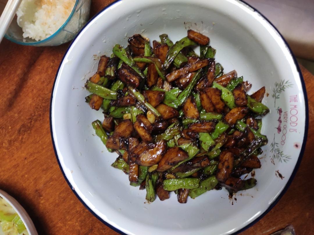 好吃到舔盘！酱烧土豆豆角