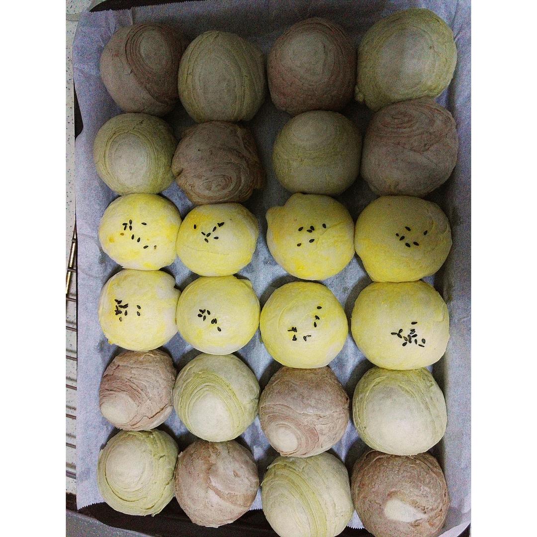 蛋黄酥~紫薯、抹茶、原味~花好月圆，中秋快乐~内附一次做六色蛋黄酥方法~