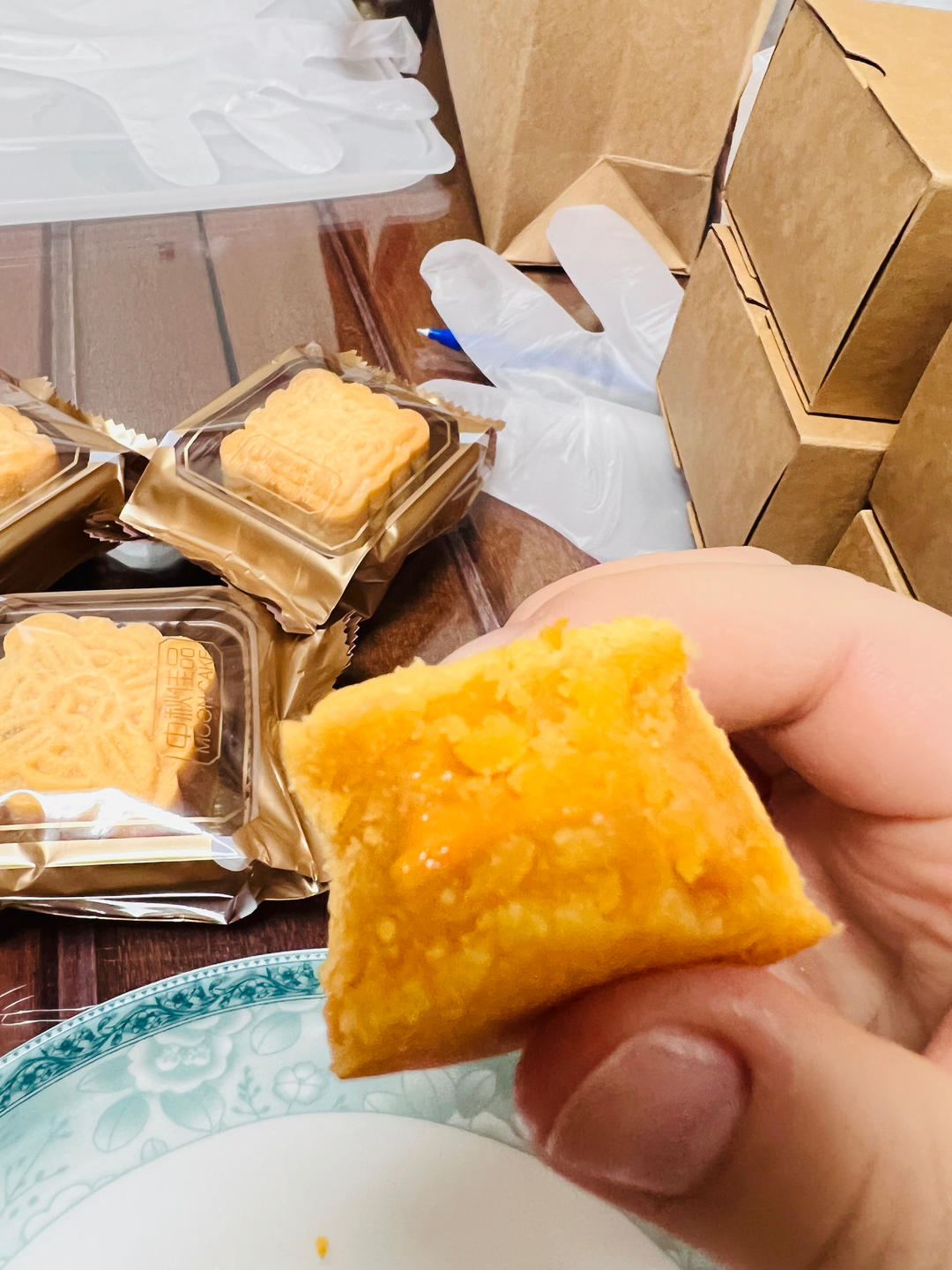 💃奶黄流心月饼——这是可以让你坐稳朋友圈厨霸位置的月饼🥮，没人点赞算我输👎