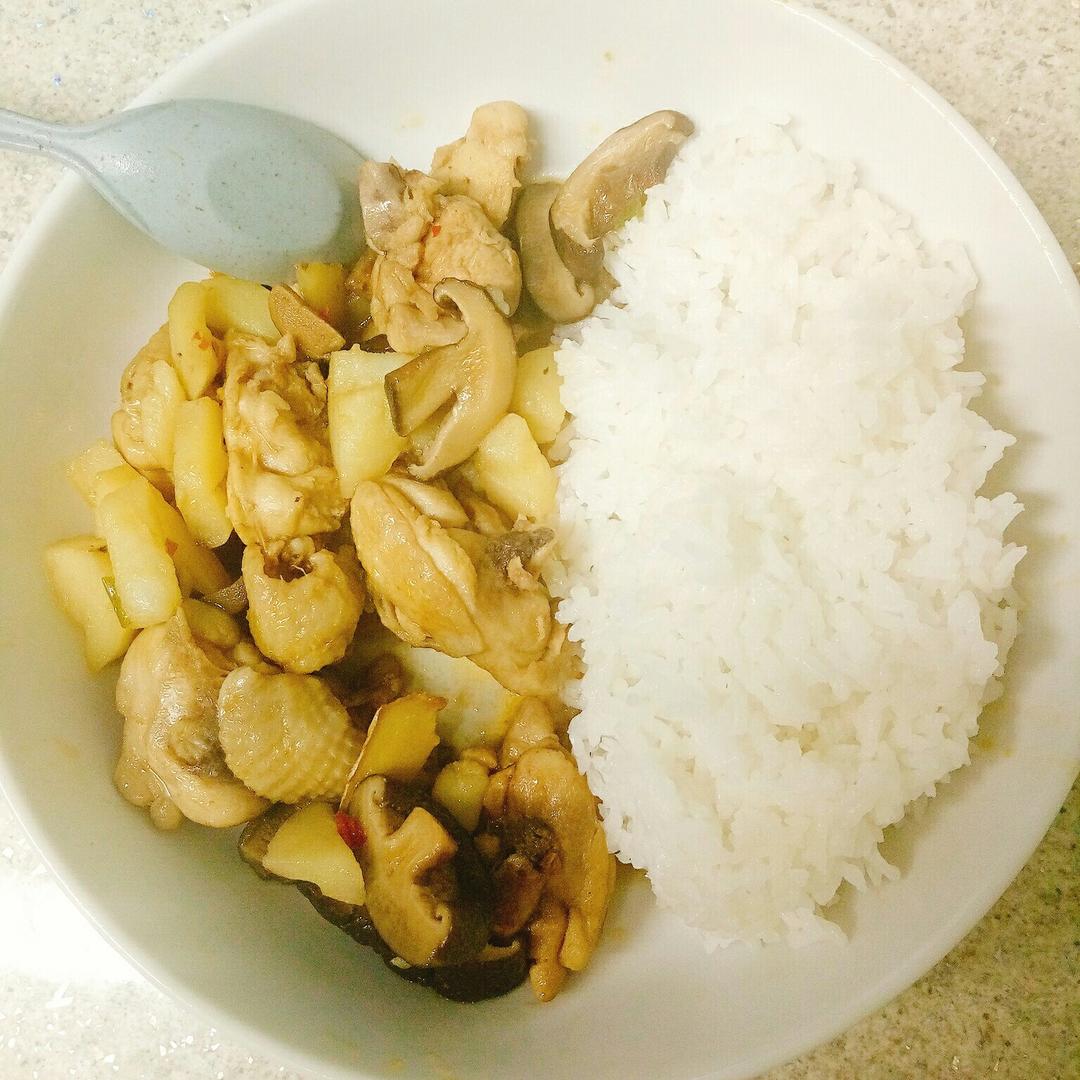 香菇鸡肉焖饭