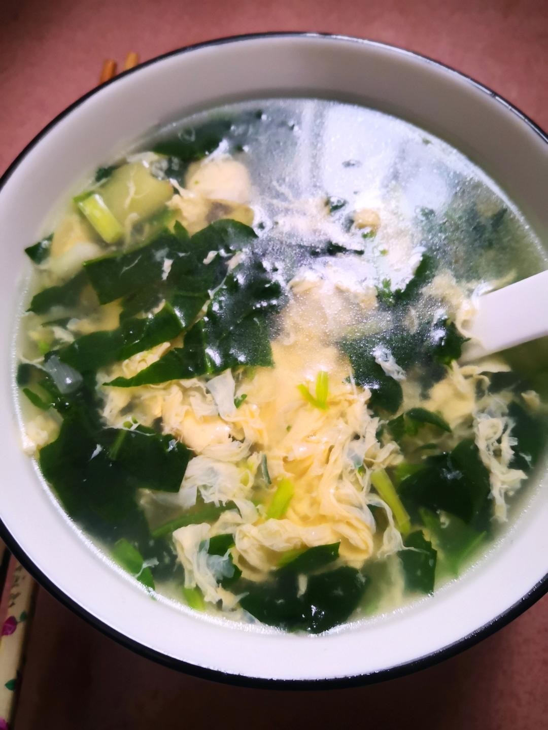 菠菜鸡蛋汤