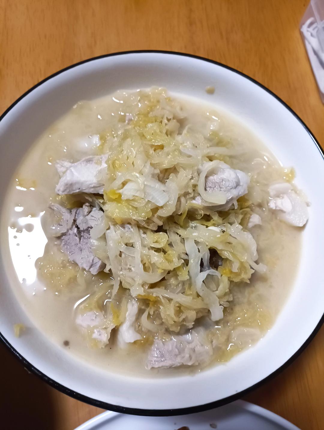 五花肉炖酸菜