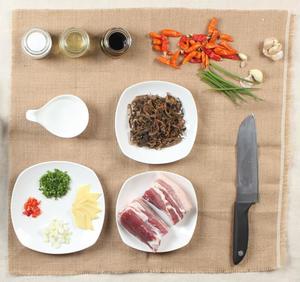 江南夏之味 — 笋干菜烧肉的做法 步骤1