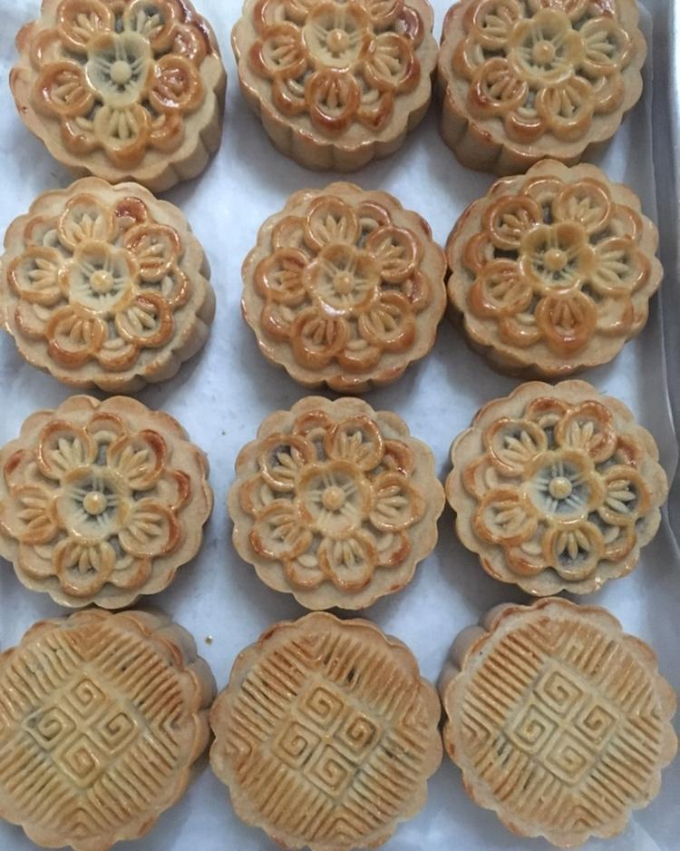 广式月饼—蛋黄莲蓉月饼