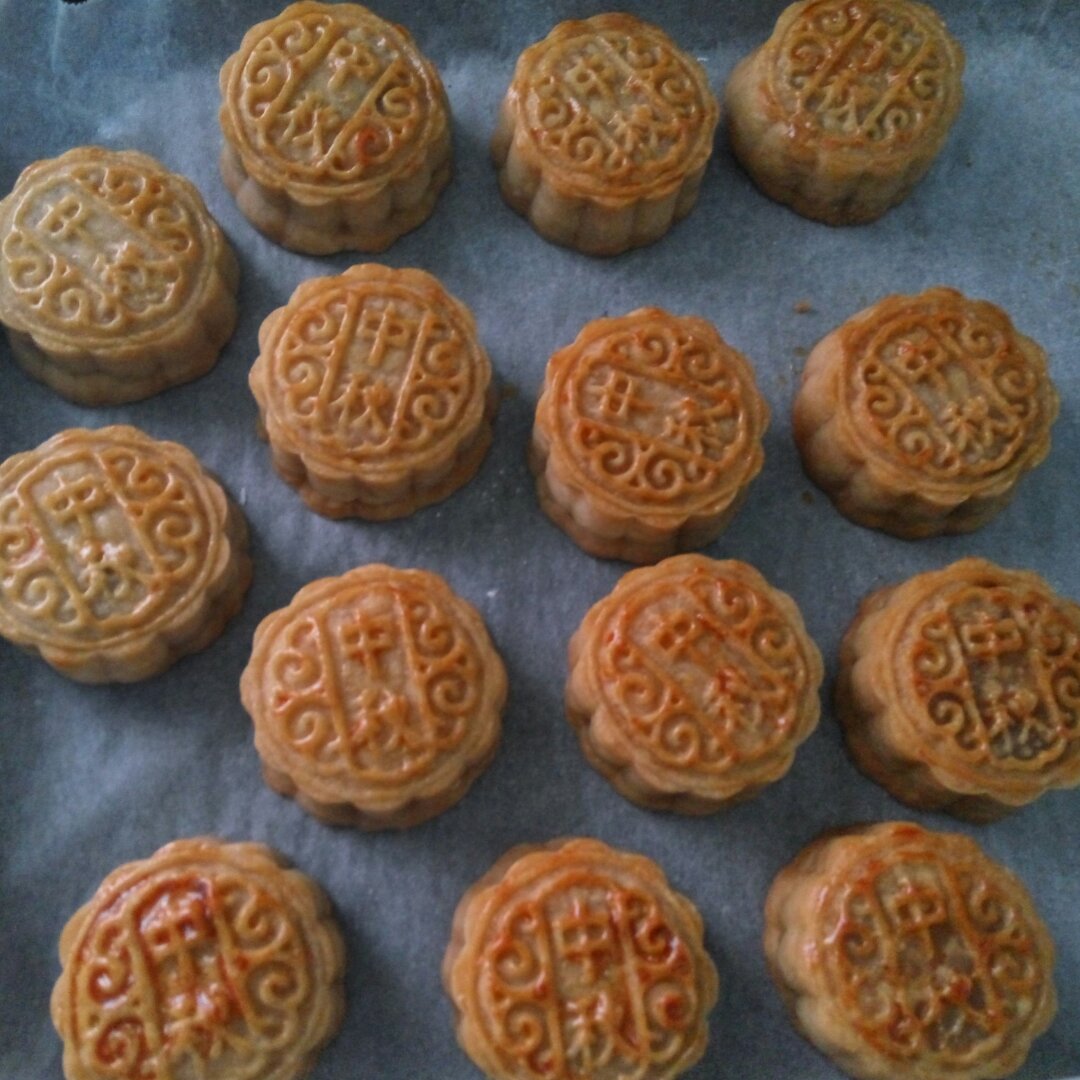 广式月饼——蛋黄莲蓉月饼