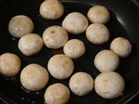 保留最原始鲜味儿的煎口蘑的做法 步骤2