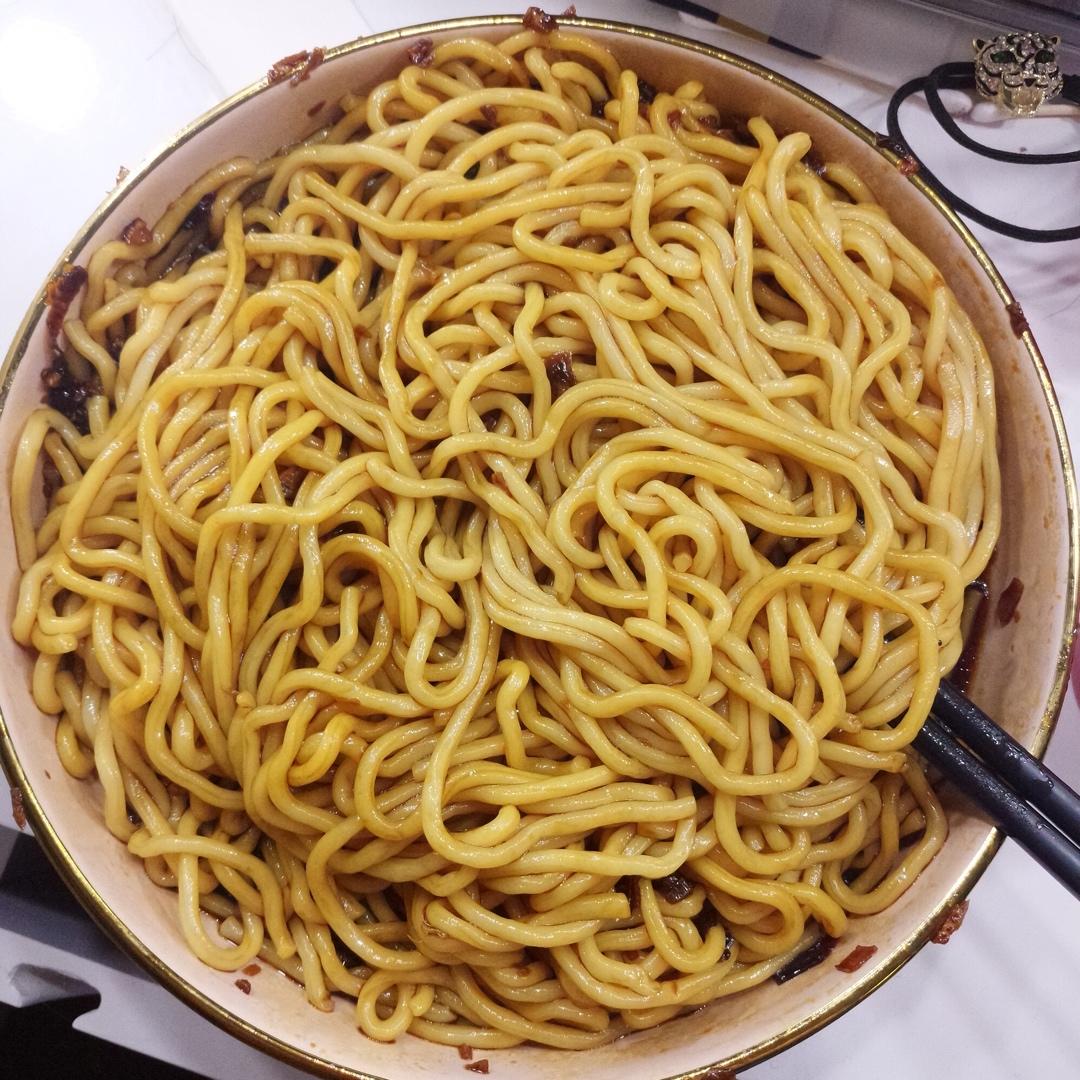 10分钟搞定的一碗葱油拌面