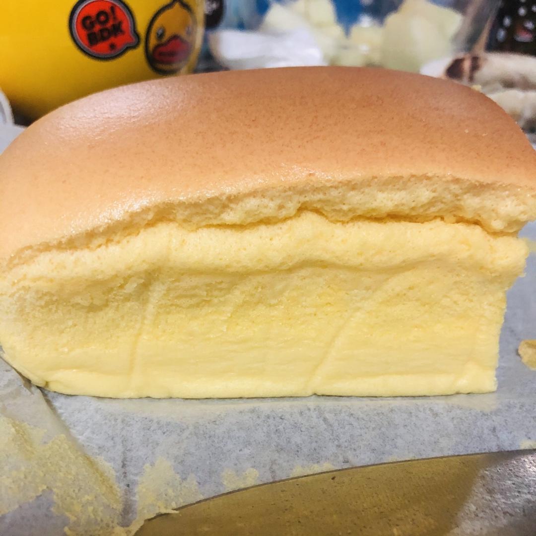 堪比柯基屁股
爆浆芝士🧀古早蛋糕