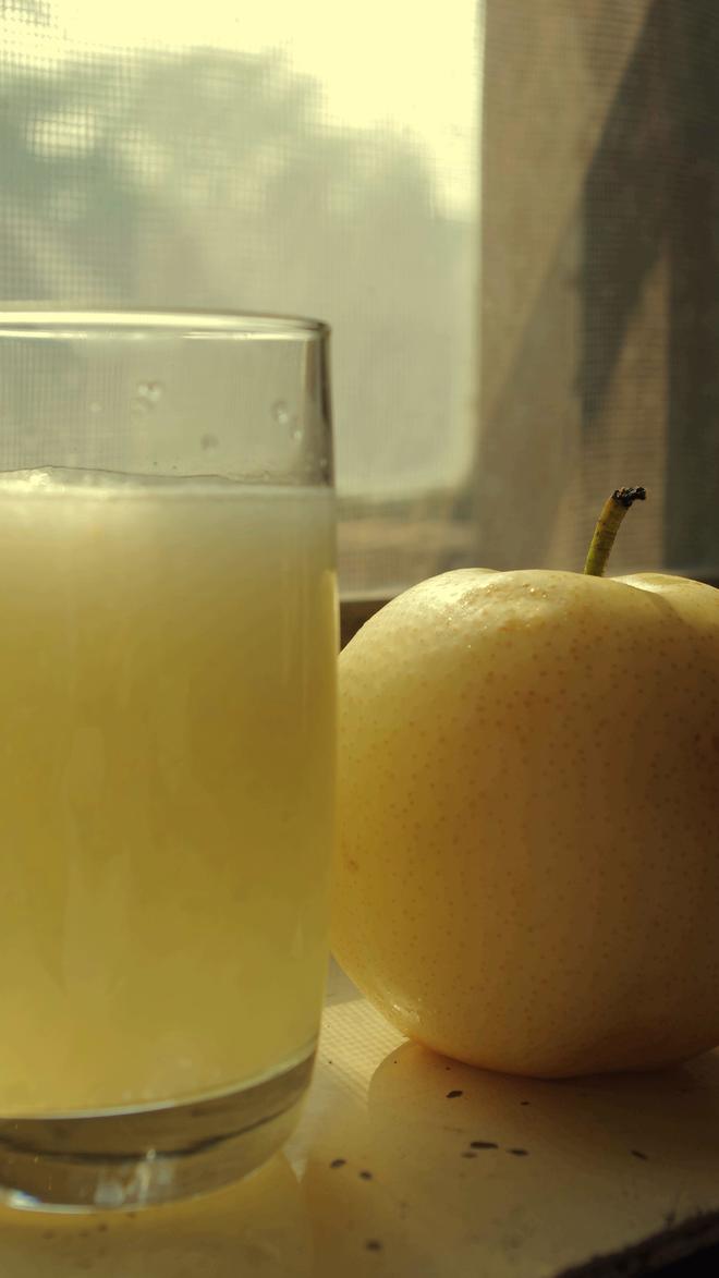 鲜榨梨汁的做法